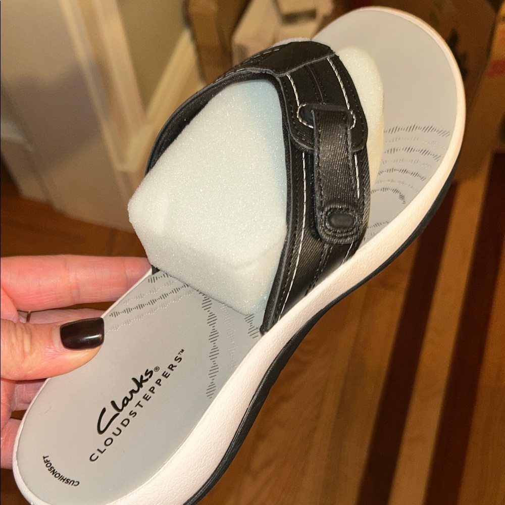 Clarks Women's Black Cloudsteppers Sandals